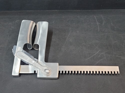 Solway retractor abdominal - retractor,