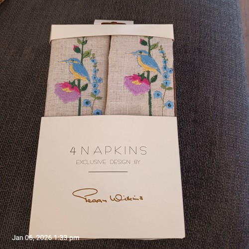 Set embroidered - of,