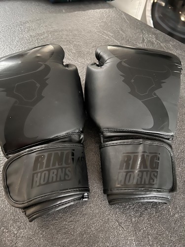 Boxing gloves ring - ring, black