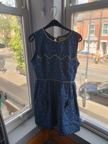 Star print dress size - print, 10