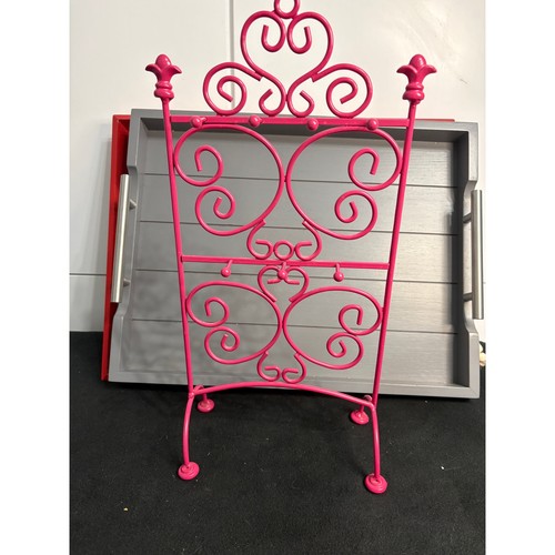 Pink metal scroll jewelry - pink,