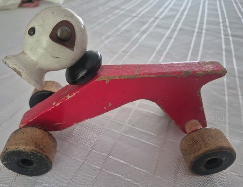 Vintage wooden pull along dog - wooden,