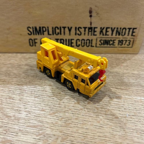 Tomica crane truck minicar