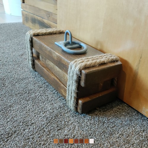 Wooden doorstop with - with, jute