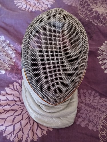 Ladies electric fencing sabre