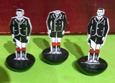 1950s    SUBBUTEO FIGURES : LINESMEN AND REFEREE (HEADLESS)