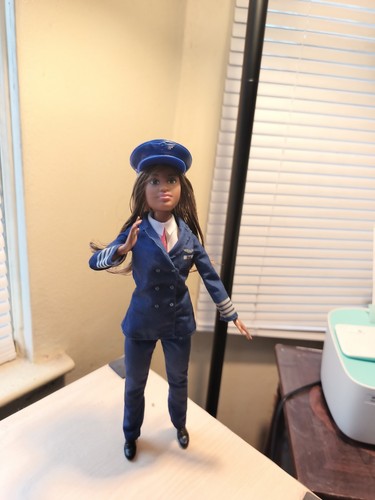 Barbie pilot about 3 4 - as, 3/4