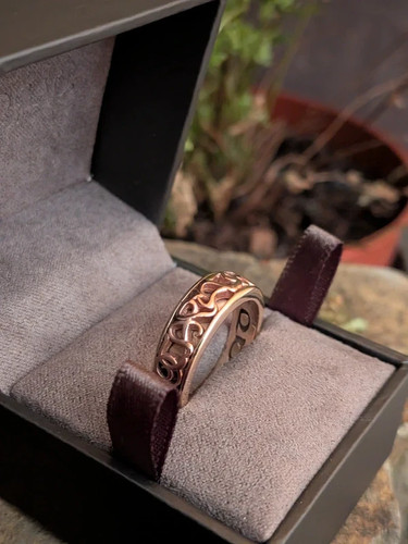 Clogau 9ct gold - , cariad