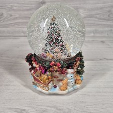Musical Snow Globe "O Christmas Tree" Presents Under Christmas Tree Sceen Xmas