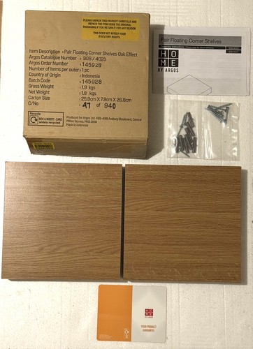 Pair floating oak - of, effect