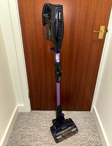 Shark cordless stick vacuum - stick,
