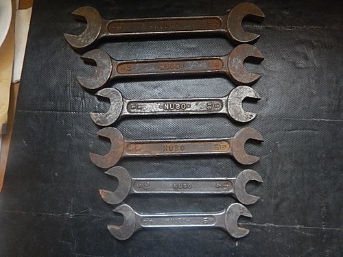 Six vintage nubo - six, open