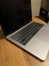 Apple MacBook Air 13.3" 2018 (256GB SSD, Intel Core i5 8th Gen, 1.6GHz, 8GB RAM)