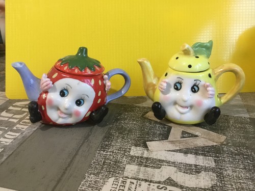 Novelty teapots - novelty,