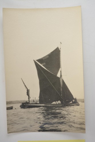 Thames sailing barge myrtle - thames,