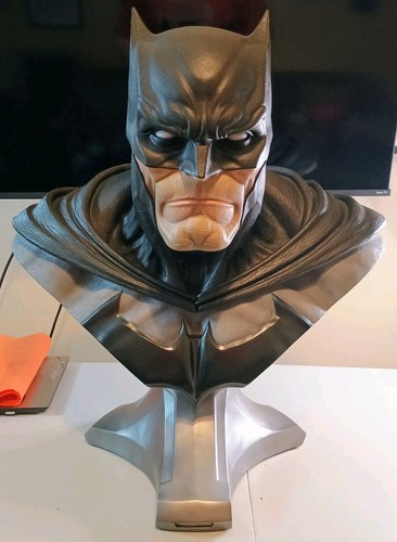 Sideshow batman life size bust - size,