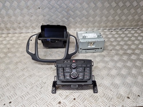 Vauxhall zafira sat nav - c,
