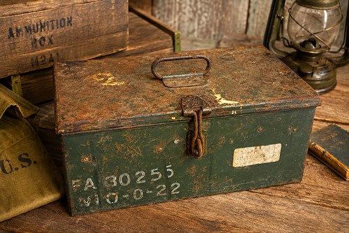 Green metal military - green,