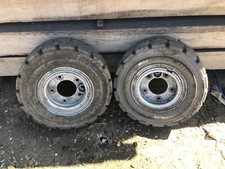 WIDE WALL FORKLIFT TYRE ON 5 STUD WHEEL 18 X 7.8 (2249)