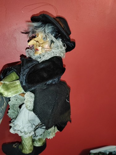Porcelain face witch - face,