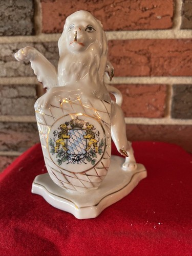 Bavarian porcelain lion - porcelain,