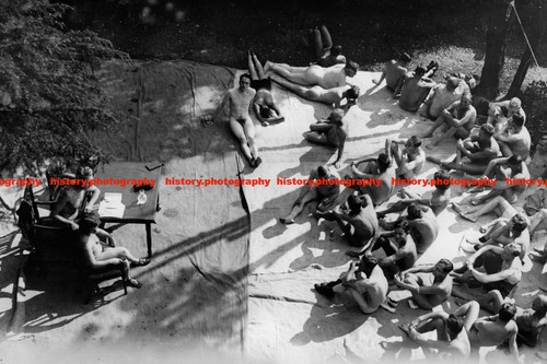 F022482 englands first nudist - f022482,