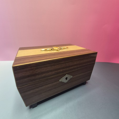 Vintage jewellery box with key - vintage,