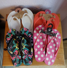 Flip Flops x 4 Primark Sizes  5/6 (x2) 7/8 (x1)  Thomas Calvi Size 5  All New
