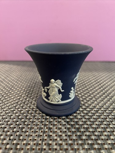 Vintage wedgwood portland blue - wedgwood,