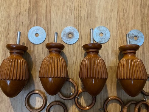Wooden acorn - pairs),