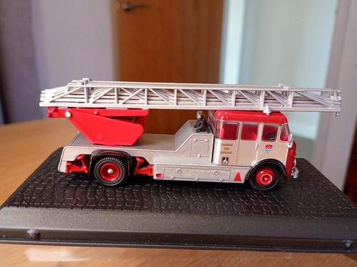 Oxford diecast london fire - oxford,