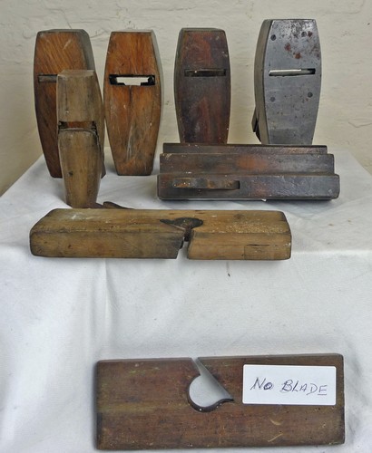 Antique wooden moulding - /,