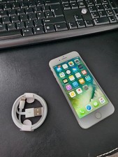 Apple iPhone 7 32GB, Silver, Mint Condition iOS 10.2.1 Read Description