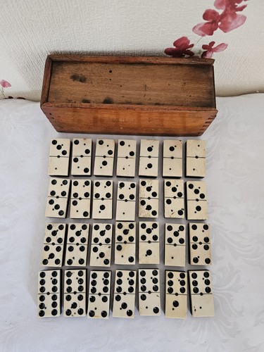 Antique complete set - complete, bone