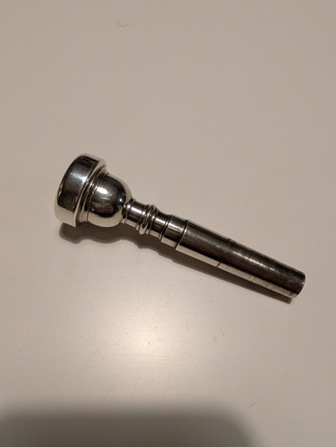 Vincent bach trumpet - 1d,