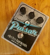 EHX. PULSAR STEREO TREMOLO Effect Pedal