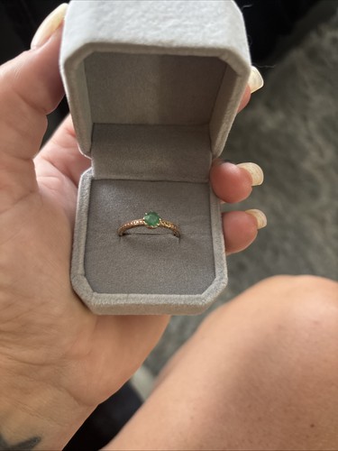 9ct gold colombian emerald - 9ct,