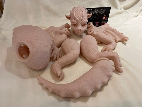 Draken the dragon sculpted - dragon, by