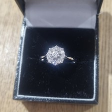 Gold 18ct Diamond cluster