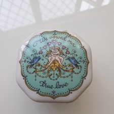 Franklin Porcelain Music Box The Melodies of Love - Anniversary Song See Video