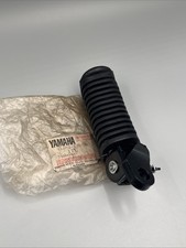 YAMAHA VORDERE FUSSRASTE