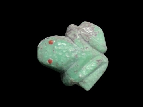 Zuni fetish hand carved frog - fetish,