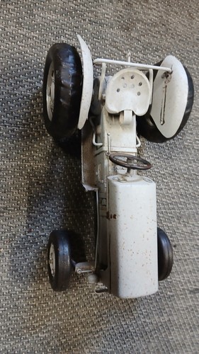 Model tractor - te,