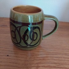 SMALL VINTAGE BRIXHAM POTTERY MUG CUP MADE IN ENGLAND
