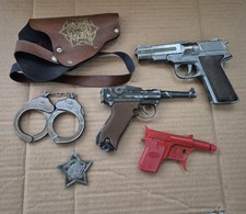 Vintage steel toy guns (x3) and extras