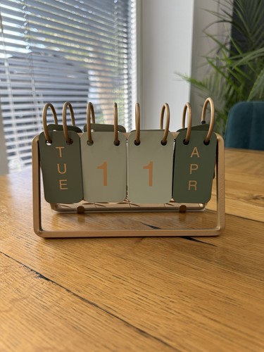 Perpetual green gold - perpetual, desk
