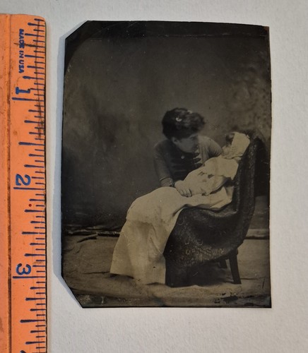 Post mortem tintype photo - post,