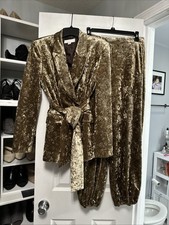 Zara Women’s Suit Gold