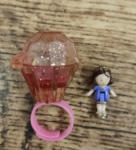 Polly pocket ring - pocket,