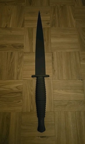 Giant printed commando - 3d,
